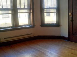 3813 N Greenview Ave #2W, Chicago, IL 60613