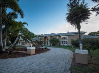 1520 Jade Ln, Tarpon Springs, FL 34689