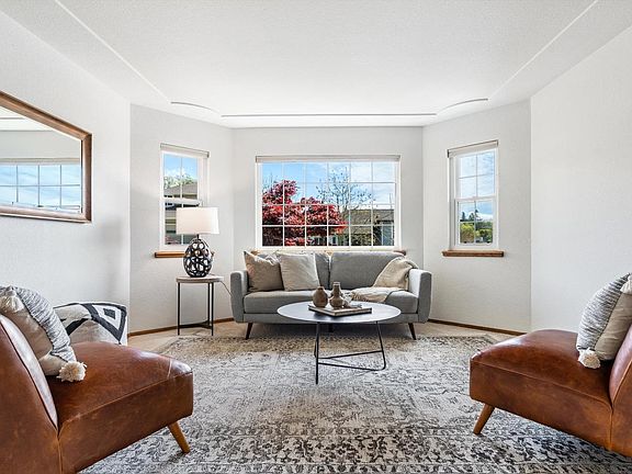 4th image of 4815 Burdock Court