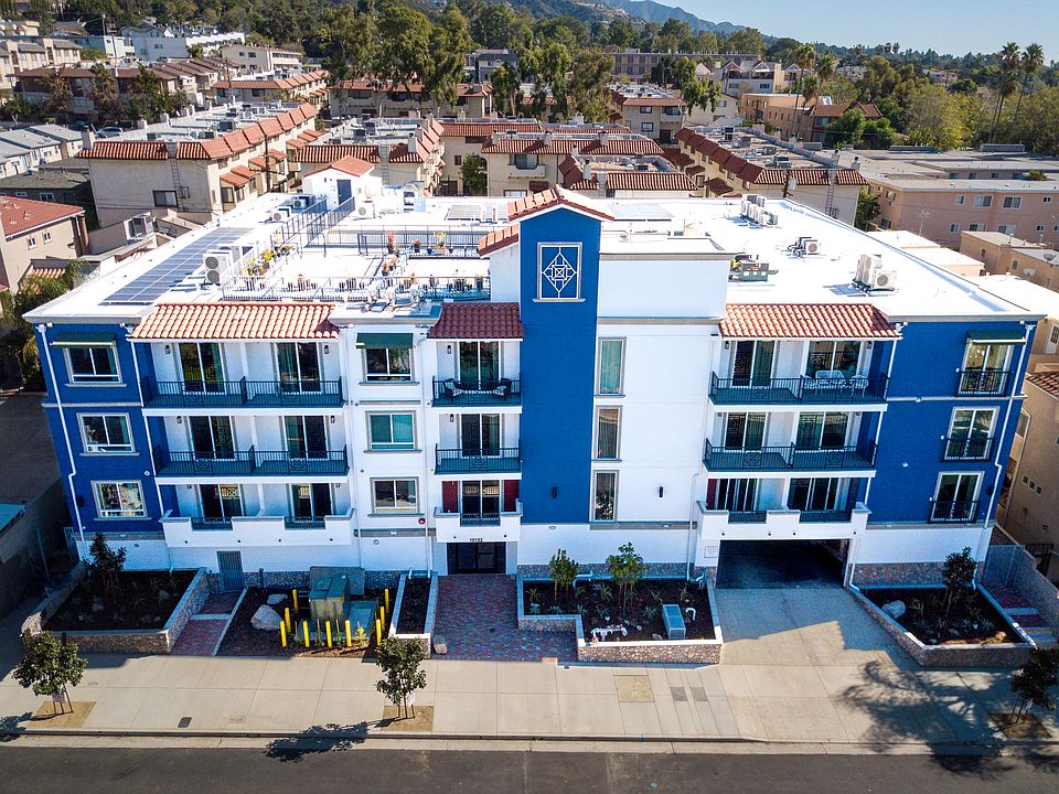 1st image of 10132 Commerce Ave #306