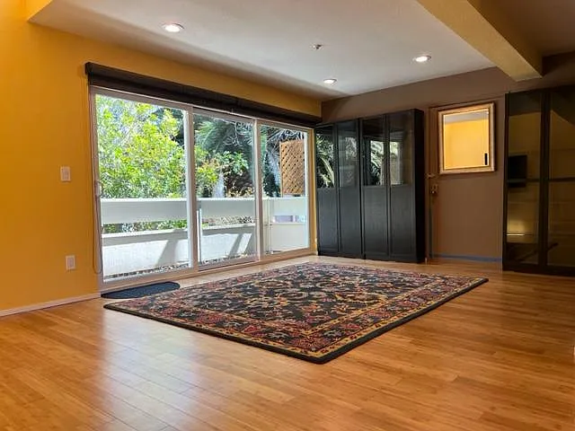 363 N Rengstorff Ave #13 — Photo 8
