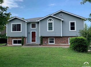633 Brentwood Dr, Lawrence, KS 66049