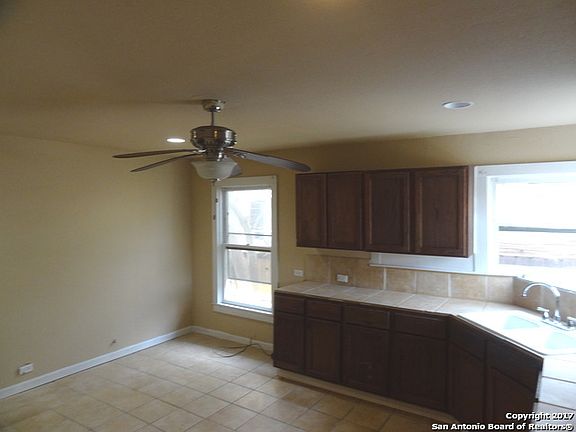 5th image of 407 Avant Ave