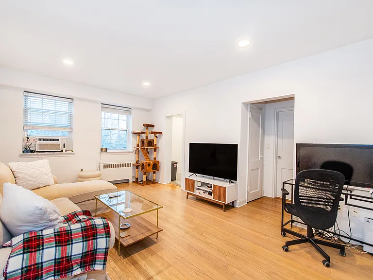 378 Claremont Ave #1 — Photo 1