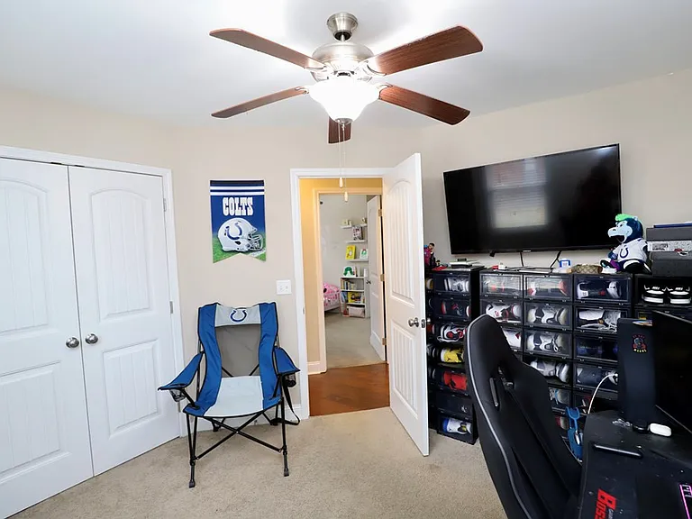 513 Waterlily Dr — Photo 15