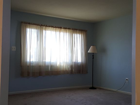 5th image of 322 Bartram Ave