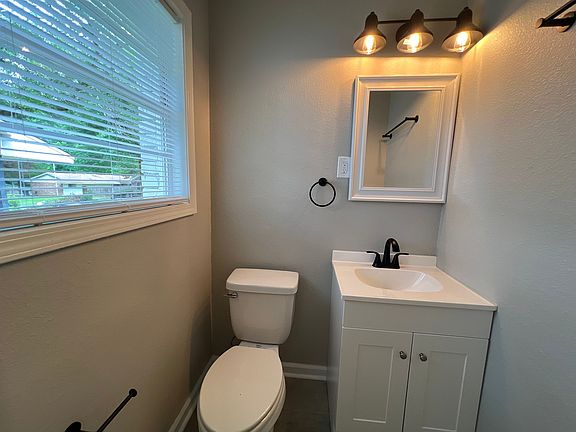 5th image of 3707 Vanderwood Dr