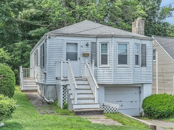 44 Lakeview Ter, Waltham, MA 02451