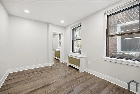3060 Martha St — Photo 11