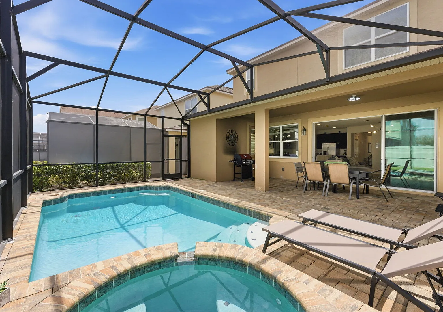 Chic 4BR with Pool, Game Room & Mickey Rooms — Photo 2