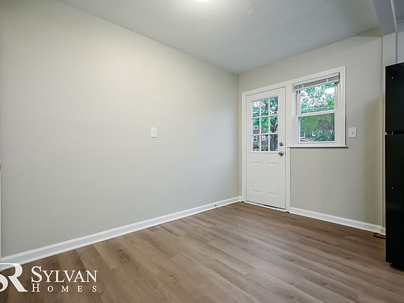 004-photo-dining-room-10947454_05102022