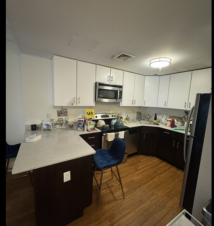 1st image of 10 Winter St #4