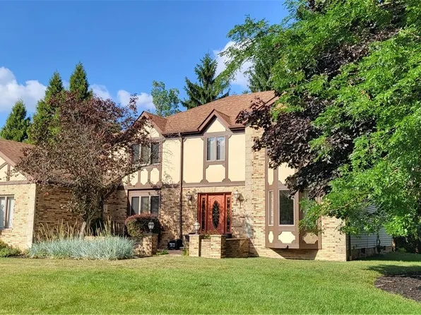 4822 Sweetwater Dr, Brecksville, OH 44141