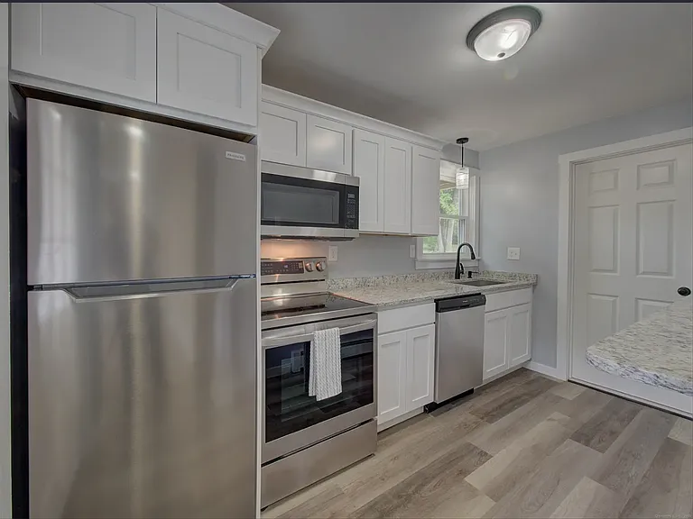 152 Old Stafford Rd #A — Photo 2