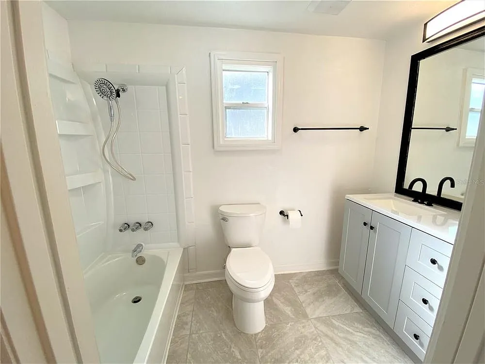 4 bed, 1452 sqft, $1,900 — Photo 3