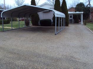 83 Maples Park Dr, Franklin, NC 28734