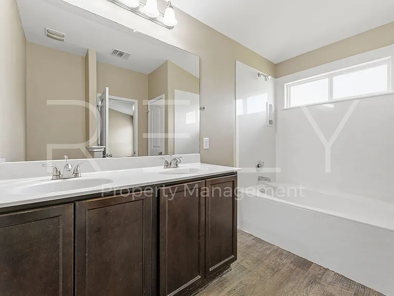 146 Leon River Loop — Photo 23