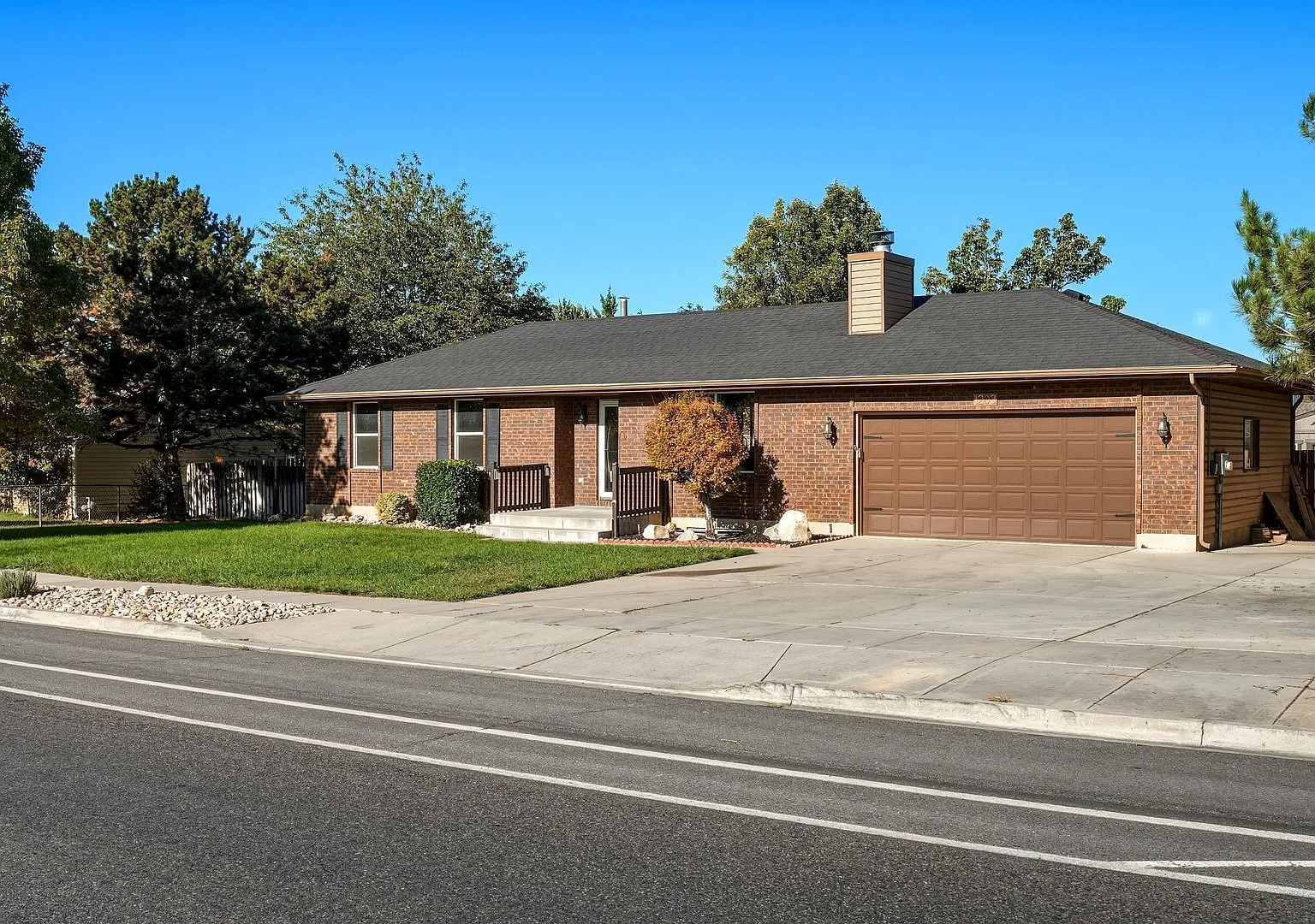 Spacious 5 Bedroom 3 Bath Home in American Fork! — Photo 2