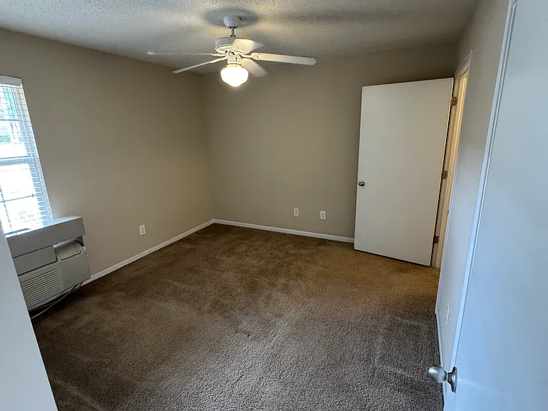 180 W Dublin Dr — Photo 23