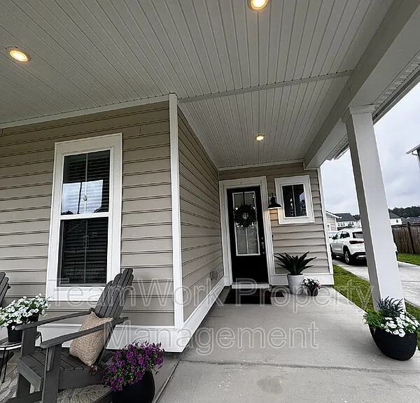 214 Narrowleaf Ave — Photo 2