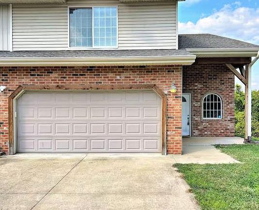 2nd image of 142 Hickory Ridge Dr