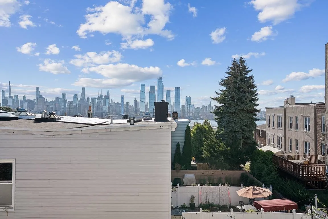 1 bed, 1.0 bath, $2,900 — Photo 3