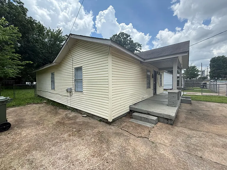 2673 Midland Ave — Photo 21