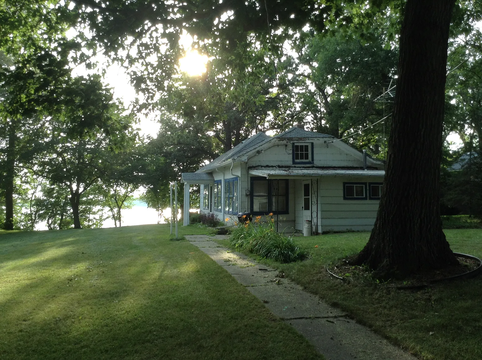 1700 S Beaumont Ave photo 1