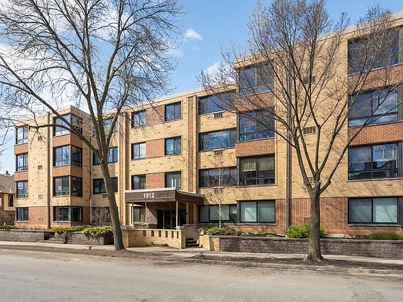 2nd image of 1912 Dupont Ave S APT 405