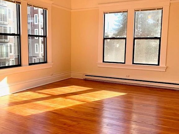 4th image of 203 Bellevue Ave E APT 31