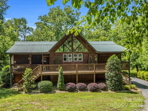 695 Willow Lakes Dr, Rutherfordton, NC 28139