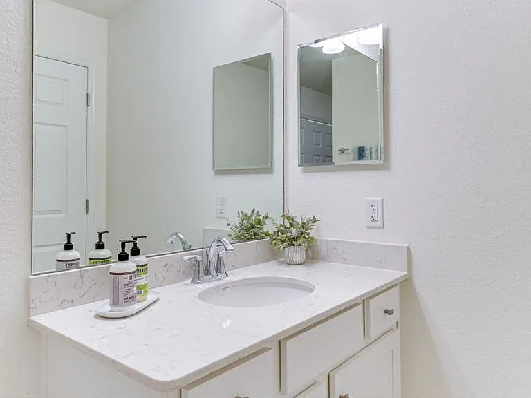 17510 Gawthrop Dr #105 — Photo 21
