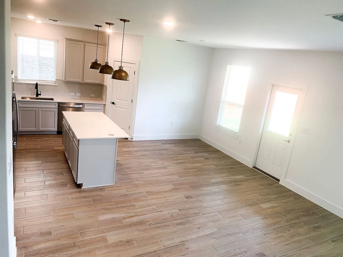 Brand-New Pulte Home in Lagos Spacious, Stylish & Ready for You! — Photo 3