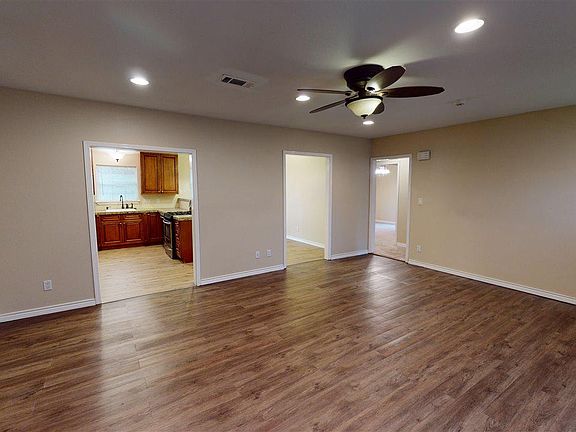 4th image of 3090 Dogwood Ln