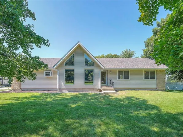 26624 W 321st Ter, Paola, KS 66071