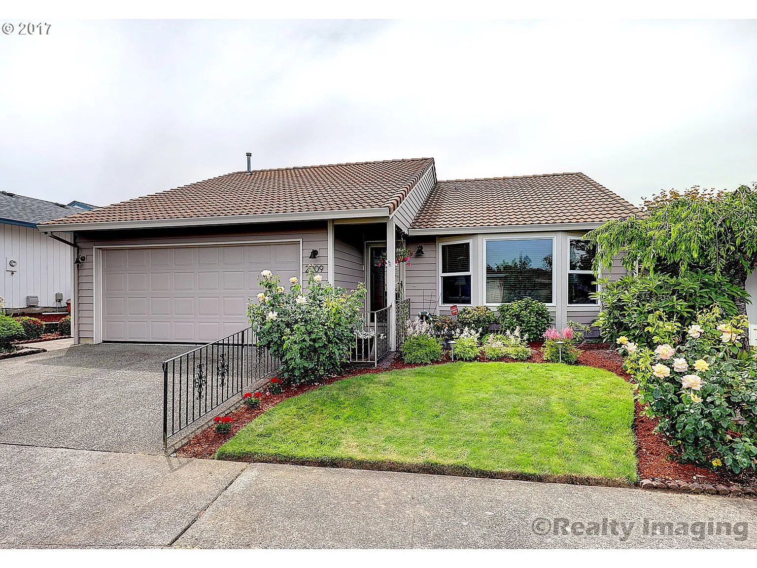 2209 NE 155th Ave photo 1