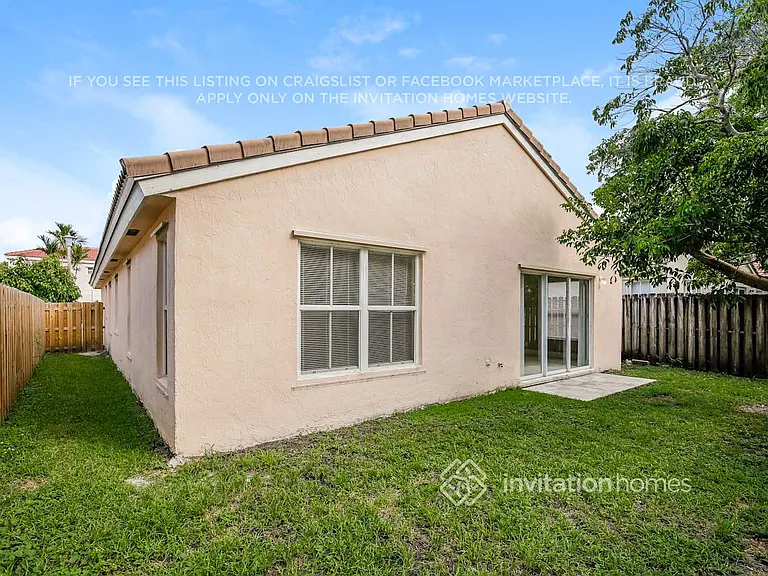 6249 Island Way — Photo 16