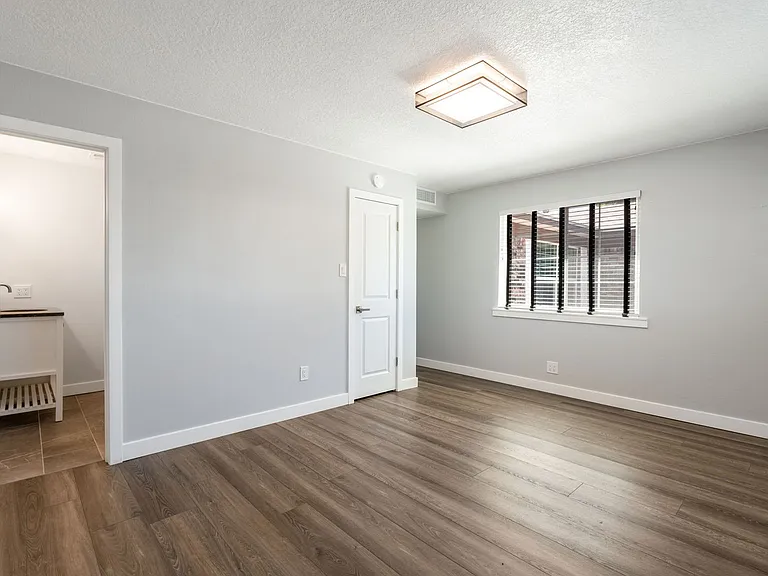 12013 Kashmir St NE — Photo 27