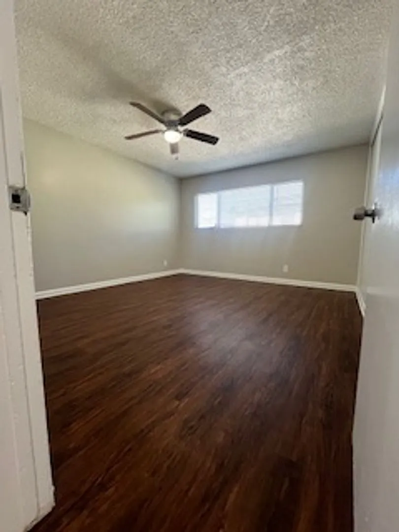 918 Springfield St — Photo 4