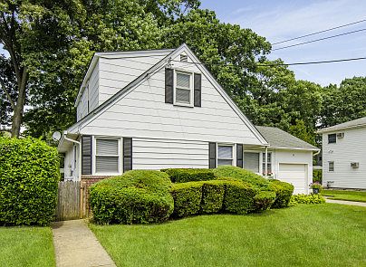 3rd image of 89 Rhode Island Ave