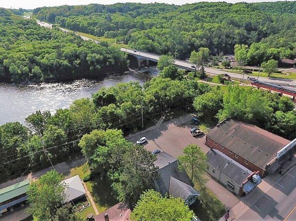 418 Bench St, Taylors Falls, MN 55084