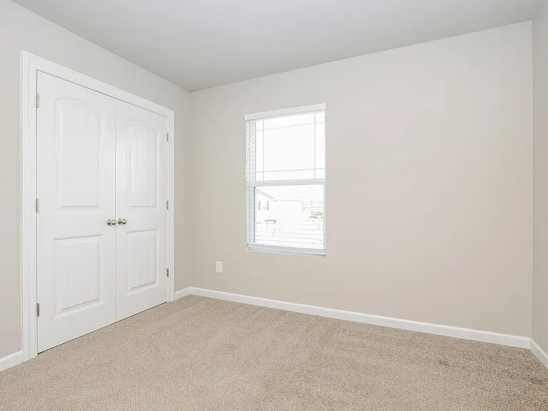 2228 Lismore Dr — Photo 12