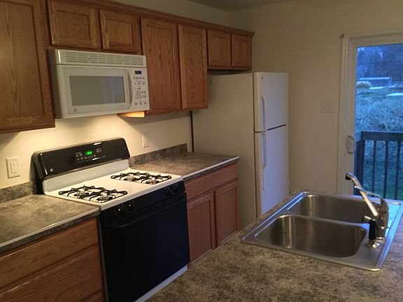 Dishwasher/double sink in island