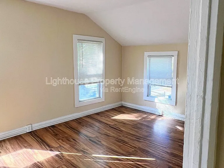 219 E North St #2 — Photo 12