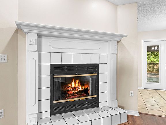 4th image of 502 Hyde Park Dr