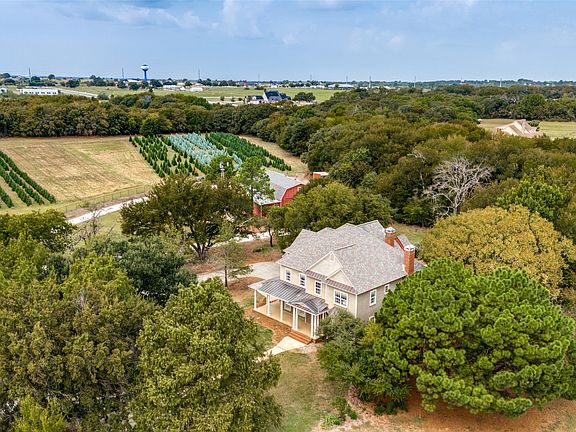 5th image of 1833 Dr Sanders Rd