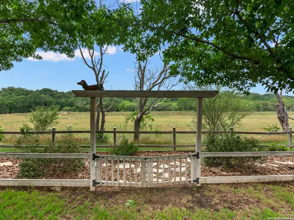 3147 PRESTON HALL DR, San Antonio, TX 78247