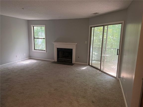 2nd image of 615 Ridgecreek Dr