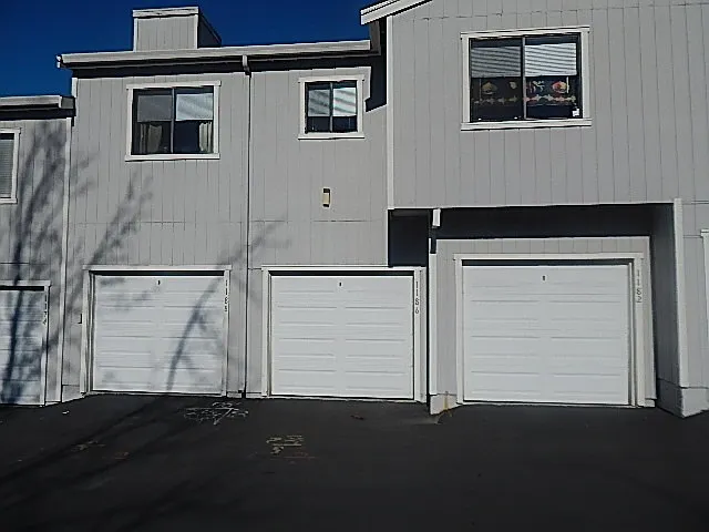 1186 Maywood Ln photo 1