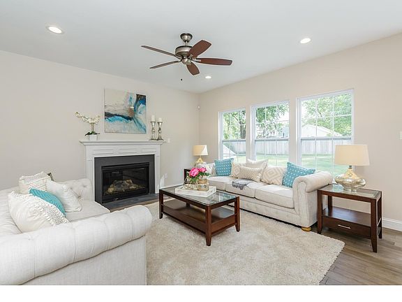 2nd image of 647 Warrenton Dr
